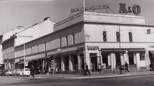 Elias Lönnrotin ja Maria-nuorikon talosta tavarataloksi – Rakennus  purettiin aika köykäisin perustein | Yle