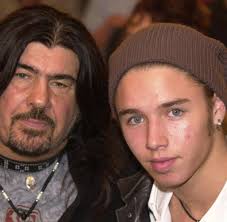 105,105 likes · 2,288 talking about this. The Voice Of Germany Ofarim Sohn Gil Will Sein Comeback Starten Welt