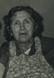 Aprons: a practical accessory for women in the 50's