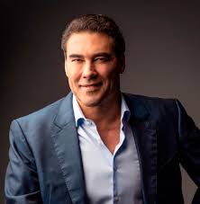Un intento de suicidio y cómo un día, sin tener alcohol a la mano, tomó de un producto químico con agua Eduardo Yanez Hablo Desde El Hospital Tras Ser Ingresado Para Una Cirugia Infobae