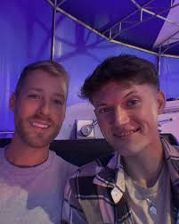 update of the week: i got a haircut and a boyfriend 😮‍💨💅