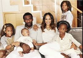 Amare Stoudemire And Family Christmas Family Photoshoot Black Celebrity Kids Celebrity Kids