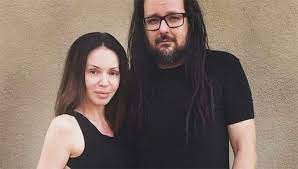 Do you think jonathan daviss height is incorrect? Deven Davis Wiki Jonathan Davis Wife Biography Height Age Family
