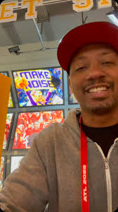 Commissioner Gordon Robinson (@the.commissioner.gordon) • Instagram photos  and videos