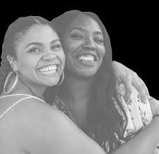 Corinne Schultz's Instagram, Twitter & Facebook