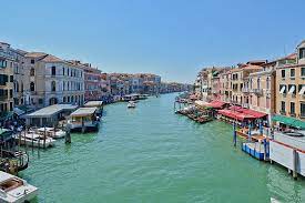 Steeped in history, shrouded in mystery, the city of venice floating on a lagoon has barely changed in 600 years. 6 Must Do Activities In Venice Italy Don T Forget To Move