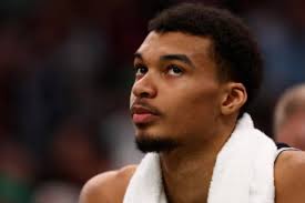 Who's the first NBA player that comes to mind when you think of someone who  spent their entire career with a single team?