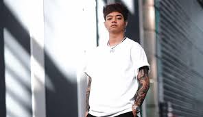 Reza arap octovian, seorang musisi jenius yang menggemparkan dunia maya ini ternyata memiliki masa lalu disindiiiir ag4ar jual mobil! Dapat Komentar Miring Soal Video Bareng Kekasih Reza Arap Emosi Urbanasia Com