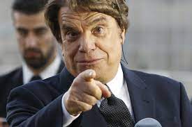 Découvrez sa biographie, ses photos, vidéos et interviews exclusives… bernard tapie espère vraiment que le psg gagne la ligue des champions. Om Atletico Tapie Courbis Waddle Voller Les Conseils Des Anciens Marseillais Avant La Finale Football Maxifoot
