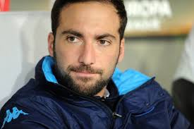 Gonzalo higuain wollte so lange nicht warten. 90 Millionen Wechsel Boss Verrat Napoli Bot Higuain Mehr Gehalt Als Juventus
