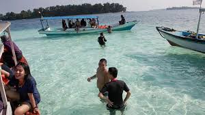 Pulau jarak and pulau perak in the northern part of the straits of malacca constitute the outermost islands of peninsular malaysia. Pesona Pantai Pulau Perak Di Kepulauan Seribu Tribunnews Com Mobile