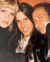 sandylintermakeup💄working with Bill Mullen and Harry King for Details  magazine. The fabulous '90's Details was a great fashion magazine for men.  They always had one or more phenomenal looking girls. Was this