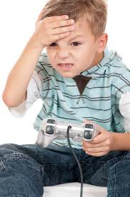Imagenes sobre un niño jugando con los videojuegos. Nino Infeliz Jugando Videojuegos Nino Molesto Usando Controlador De Videojuegos Triste Nino Con Joystick Jugando Juego De Ordenador Sobre Fondo Blanco Persona Emocion Stock Photo 239294130