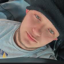 📌#LANGLEY PARK MD: JOVEN HISPANO DESAPARECIDO CARLOS EMILIO LOPEZ Dicen  que lo vieron subirse a u. Bus en dc a Langley park el martes a las 8 de la  noche y de