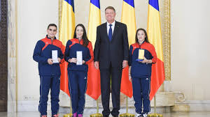 În 2008 despărțirea a fost. Ceremonie De Decorare A GimnaÈ™tilor CÄƒtÄƒlina Ponor Marian DrÄƒgulescu È™i Larisa Iordache