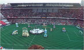 1999 uefa champions league celebration.jpg 9,062 × 5,894; Barcelona May 1999 Champions League Final