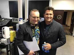 Regístrate hoy para ser el primero en saber cuando anuncia las fechas de la gira y accede a la preventa exclusiva. Carlos Vives Gustavo Dudamel La Phil With Arrangements By Ljova Live From The Hollywood Bowl Sound Stage Ljova Lev Zhurbin Composer Arranger Fadolinist Violist Music For Film Ljova And