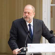 Garde des sceaux, ministre de la justice. Moi Ministre Ca Serait Le Bordel Cette Video D Eric Dupond Moretti Qui Fait Le Buzz Gala