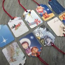 You can make these cards in under 30 minutes, with supplies you probably already have around the house (or finally, a card that combines two of our favorite things: 5 Great Things To Do With Christmas Cards After The Holidays Christmas Card Crafts Christmas Cards To Make Old Christmas