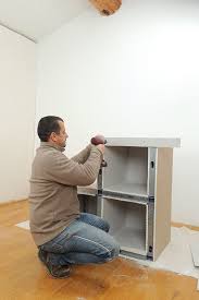Les Cales Kinook Sont Concues Pour Assembler D Equerre Des Profiles D Ossature Metallique De Cloisons Plaque De Platre Mobilier De Salon Rangement Sous Comble