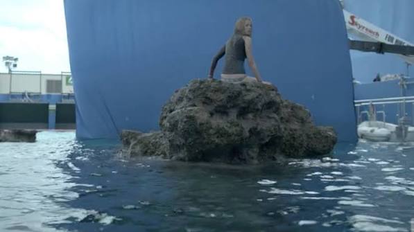 THE SHALLOWS "Making Of" Video Shows Off Some Surprising and Great VFX Work  — GeekTyrant