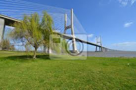 View a detailed profile of the structure 1154528 including further data and descriptions in the emporis database. Ponte Vasco Da Gama Brucke Tejo Schragseilbrucke Autobahn Fototapete Fototapeten Strassenverkehr Flussufer Stahlbeton Myloview De