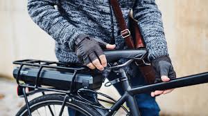 Frost und kälte im winter wirken sich dagegen negativ auf die ein ausgekühlter akku lädt nur sehr langsam. E Bike So Kommt Der Akku Gut Durch Den Winter Ndr De Ratgeber Verbraucher