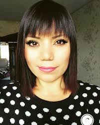 Carre Droit Avec Frange Legerement Effilee