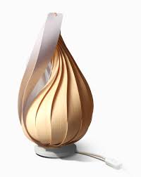 Lampe à poser en bambou, katia 92,99. Commandez La Lampe A Poser Twirl Par Vollum Design Myfuton Fr