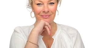 Modern Day Mystic, Kate May Advocates for Authentic Tarot Readings Amid  Rising Concerns About Scam Psychics