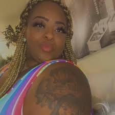 Denolis Jones (@november.sophus) • Facebook