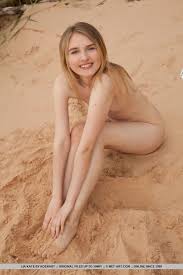 Niedlich teen Mädchen Lia Kate bekommt Total Nackt auf ein sandy Strand bei  Sex pic .net | Seite 15