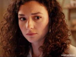 Manon piégée à son tour : jusqu’où ira le maître chanteur ?