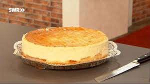 8.7.2019 16:05 uhr kaffee oder tee swr fernsehen. Es Ist Entschieden Den Besten Kasekuchen Im Sudwesten Backt Sybille Riehm Aus Kandel Gemeinsam Mit Backerm Kaffee Und Kuchen Kasekuchen Rezept Einfach Kuchen