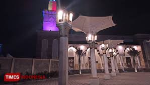 Menurut jk, pengembangan masjid sebagai destinasi wisata akan membuat atraksi wisata yang lebih beragam. Mirip Masjid Nabawi Masjid Ar Rahman Diwacanakan Jadi Wisata Religi Kota Blitar Times Indonesia