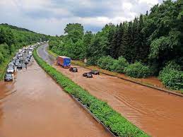 Die unwetter in den südlichen bundesländern nehmen kein ende. Unwetter In Suddeutschland In Oberfalz Reutlingen Und Bayern