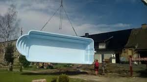 Schwimmbecken Mit Romischer Treppe Ein Eleganter Vorschlag Verfugbar In Verschiedenen Langen Von 5 Bis 10 M Einstieg Gfk Schwimmbecken Schwimmbecken Pool