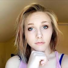 Jillian Vandyke's Instagram, Twitter & Facebook