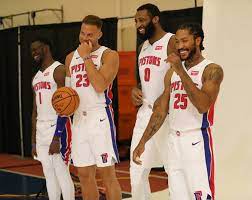 How much does blake griffin weigh? Detroit Pistons Must Navigate Early Season Minus Blake Griffin