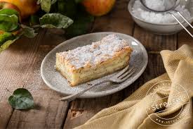 Bei dem zutatenverhältnis für meinen apfel streuselkuchen werden sowohl die streusel als auch der boden schön knusprig und er hat auch noch nach ein, zwei tagen biss. Apfel Streuselschnitten Rezept Von Streusel