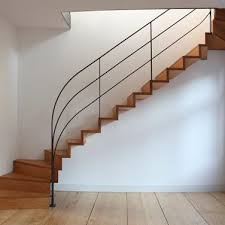 Die Idee Einen Treppenlauf Ohne Sichtbare Unterkonstruktion Tragfahig Zu Machen Stand Pate Beim Entwickeln Von Faltsyst Faltwerktreppe Gelander Treppe Treppe