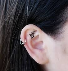 Kupe Ve Piercingleri Golgede Biraktiracak Kulak Ici Dovme Modelleri 2020 Piercing Dovme Inspiration Tattoos