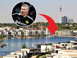 Denn dort zählt häufig nicht nur der geldbeutel, sondern auch, wie sympathisch man sich ist. Erling Haaland Bvb Star Schopft Kraft Am Phoenix See In Dortmund Bvb