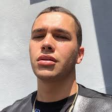 826 x 1222 jpeg 142 кб. Joy Austin Mahone Dallas Austin Boy Celebrities