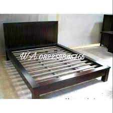Sebuah kamar tidur seharusnya memberikan kenyamanan pada diri anda. Dipan Ranjang Minimalis Dari Kayu Jati Tempat Tidur Dewasa Harga Murah Gratis Ongkir Shopee Indonesia