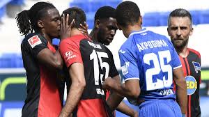 Anga dedryck boyata (born 28 november 1990) is a belgian footballer who plays for celtic as a centre back. Boyata Uber Prekares Foto Mit Grujic Das War Kein Kuss Kicker
