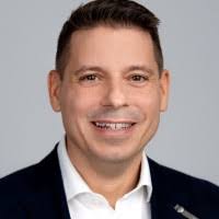 20+ "Daniel Helle" profiles