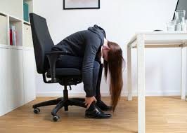 Rückenübungen im büro lassen sich sowohl vorm monitor im sitzen als auch im stehen ausführen. Blog Posts