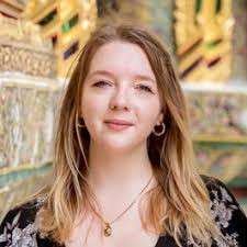 Taylor Herperger (@tayloronatrip)