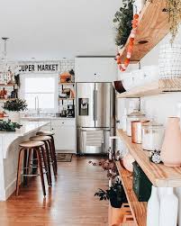 10 Easy Ways To Bring Vacation To Your House Design Roses Cuisines Maison Deco Appartement Cuisines De Ferme Modernes